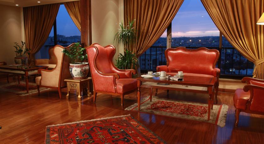 Regency Palace Ammán Kültér fotó Interior of the hotel