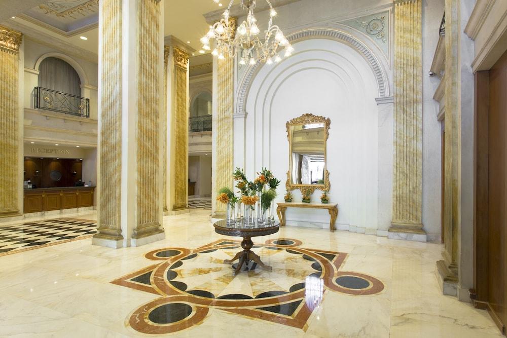 Regency Palace Ammán Kültér fotó Lobby